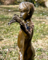 Бронзовая статуя мальчика Питера Пэна