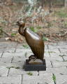 Бронзовая статуя Стервятника - птицы-падальщика