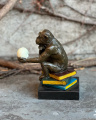 Статуэтка обезьяны из венской бронзы - мыслитель