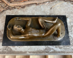 Бронзовая статуэтка - Лежащий обнаженный мужчина 2