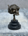 Статуэтка черепа в стиле стимпанк из бронзы и мрамора