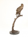 Бронзовая статуя орлана