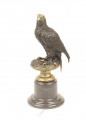 Статуя бронзового орла 