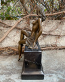 Эротическая бронзовая статуя полуобнаженной девушки