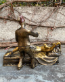 Бронзовая статуэтка - Обнаженная женщина и Раб - Турецкий хамам