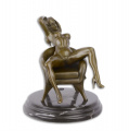 Эротическая бронзовая статуэтка обнаженной сексуальной женщины на стуле 3