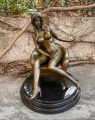 Эротическая бронзовая статуэтка обнаженной сексуальной женщины на стуле 2