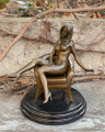 Эротическая бронзовая статуэтка обнаженной сексуальной женщины на стуле 2