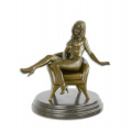 Эротическая бронзовая статуэтка обнаженной сексуальной женщины на стуле  2