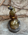Эротическая бронзовая статуя - Женщина и пенис