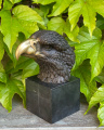 Фигурка головы орла из бронзы